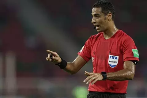 من قمر الدولة لأمين عمر.. اتحاد الكرة يكشف تفاصيل أزمة مباراة الحرس وسبورتنج